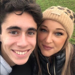 Meet your Posher, Antonia